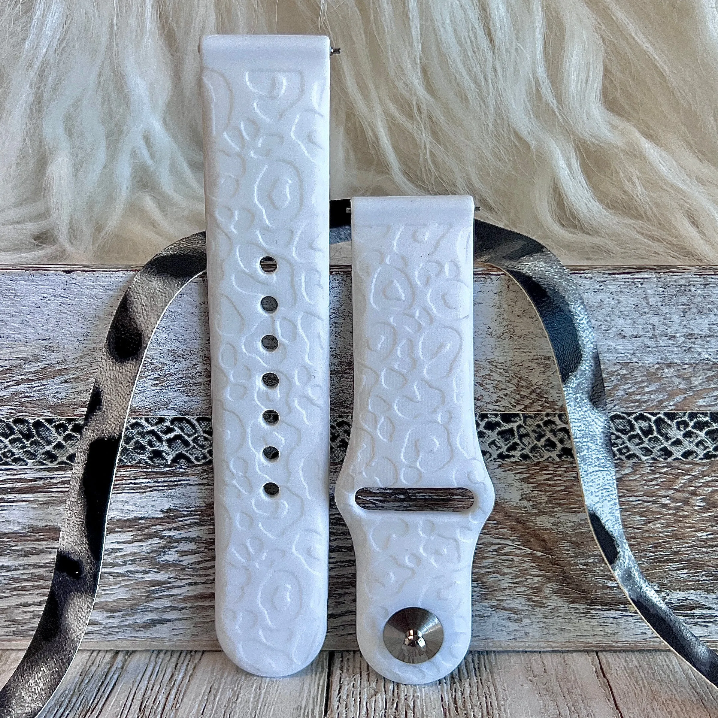 Engraved White Leopard Print Silicone Band For Fitbit Versa 1/2