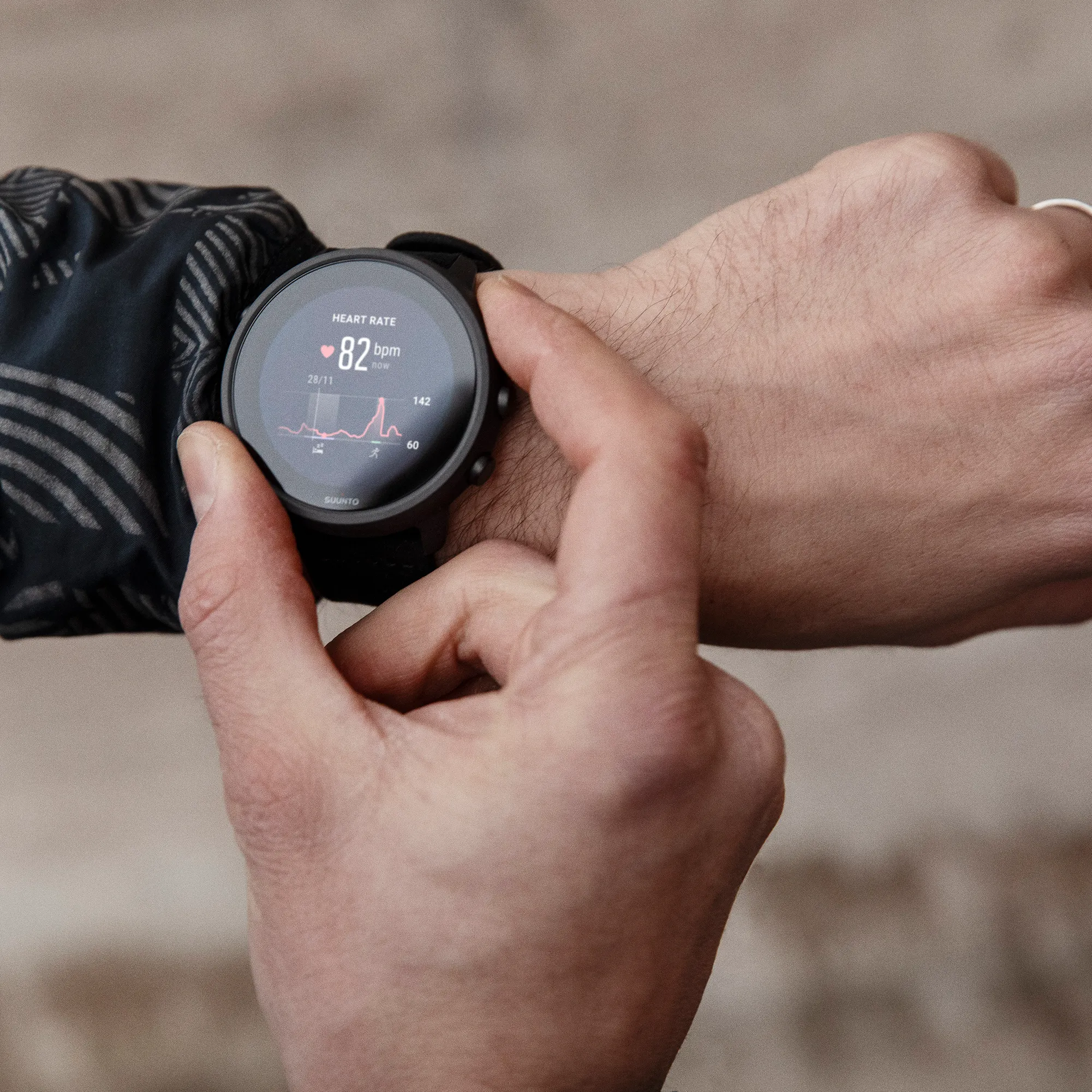 Suunto 7 Matte Black Titanium Smartwatch with Versatile Sports Experience (SS050568000)